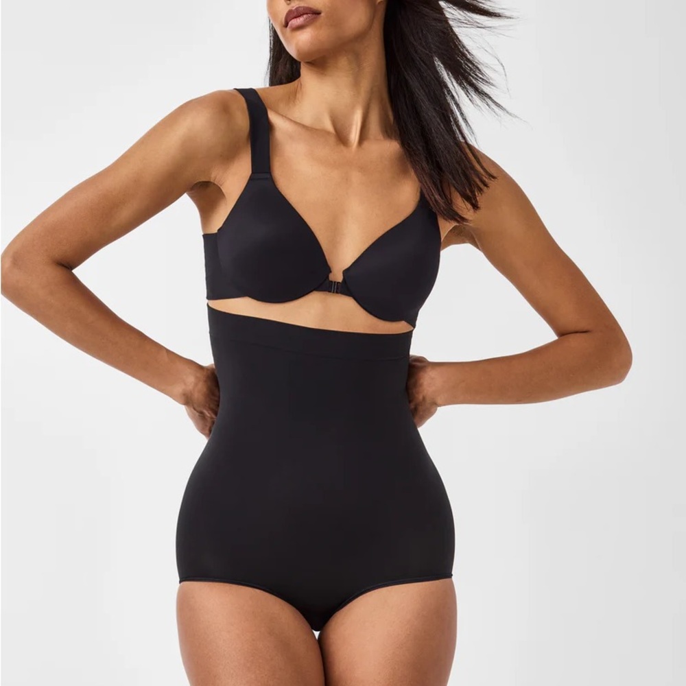 NWT SPANX Seamless Power Sculpt
High-Waisted Brief Medium, Very Black